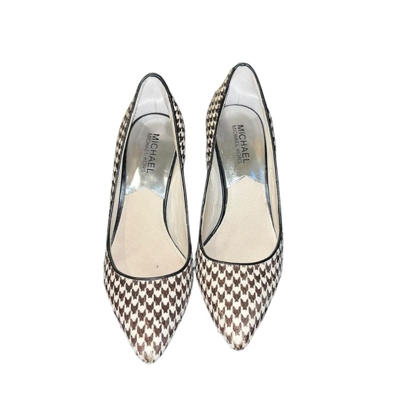 Michael KORS FLEX DOROTHY CLASSIC BLACK WHITE HOUNDSTOOTH PUMPS 7 heels - Picture 2 of 5